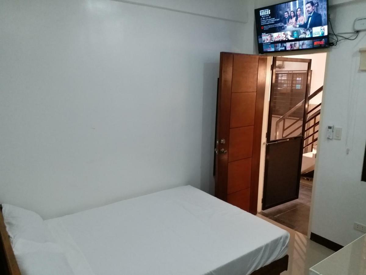 Clark-Pad Inn, Angeles City Экстерьер фото